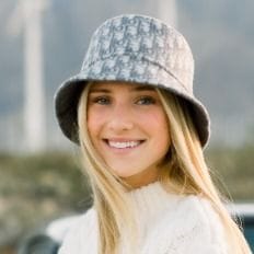 example listing host